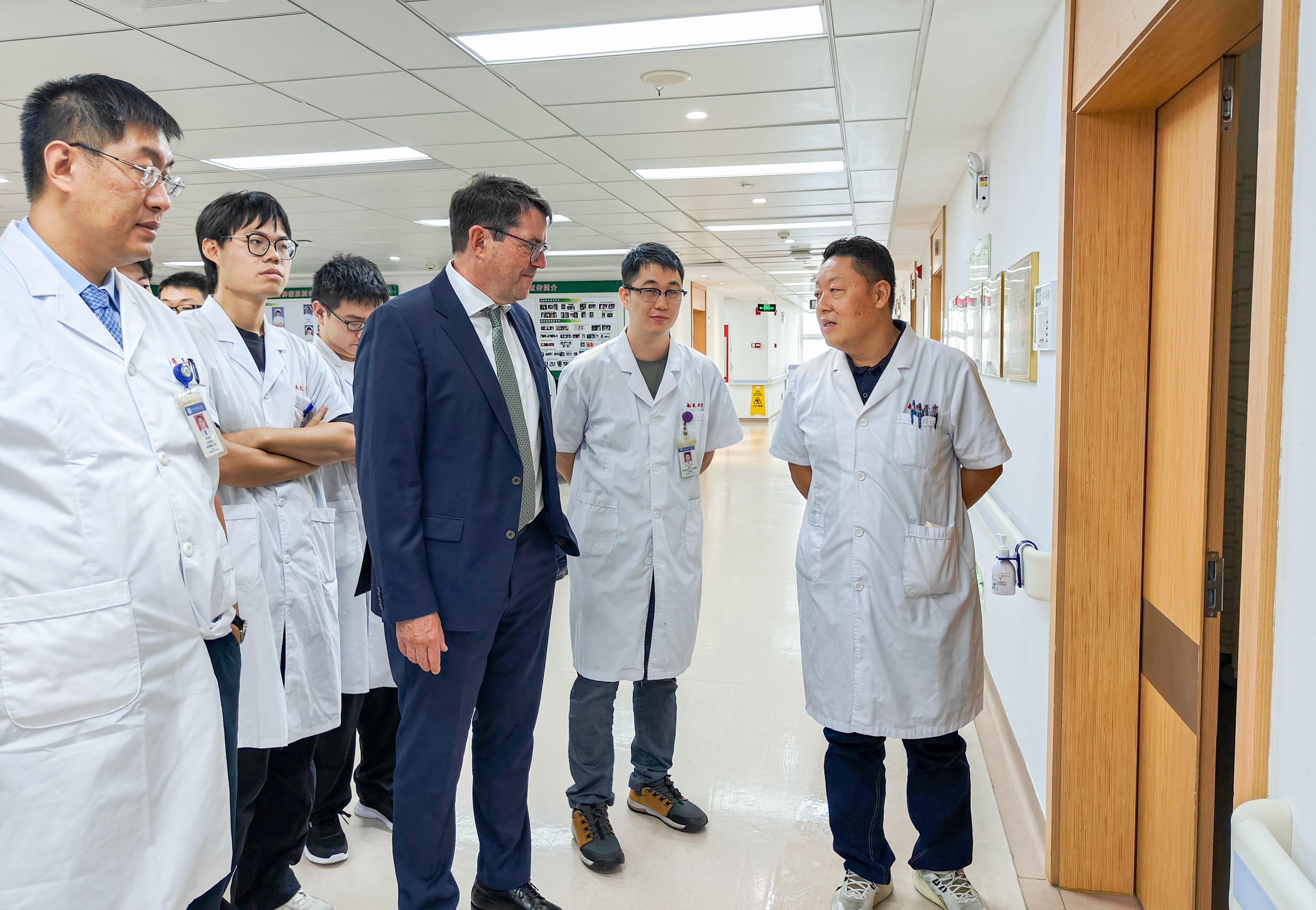 1758795571683060.jpg 7fedafb7b4bf1b24f7d4f0b8161b3373.jpg