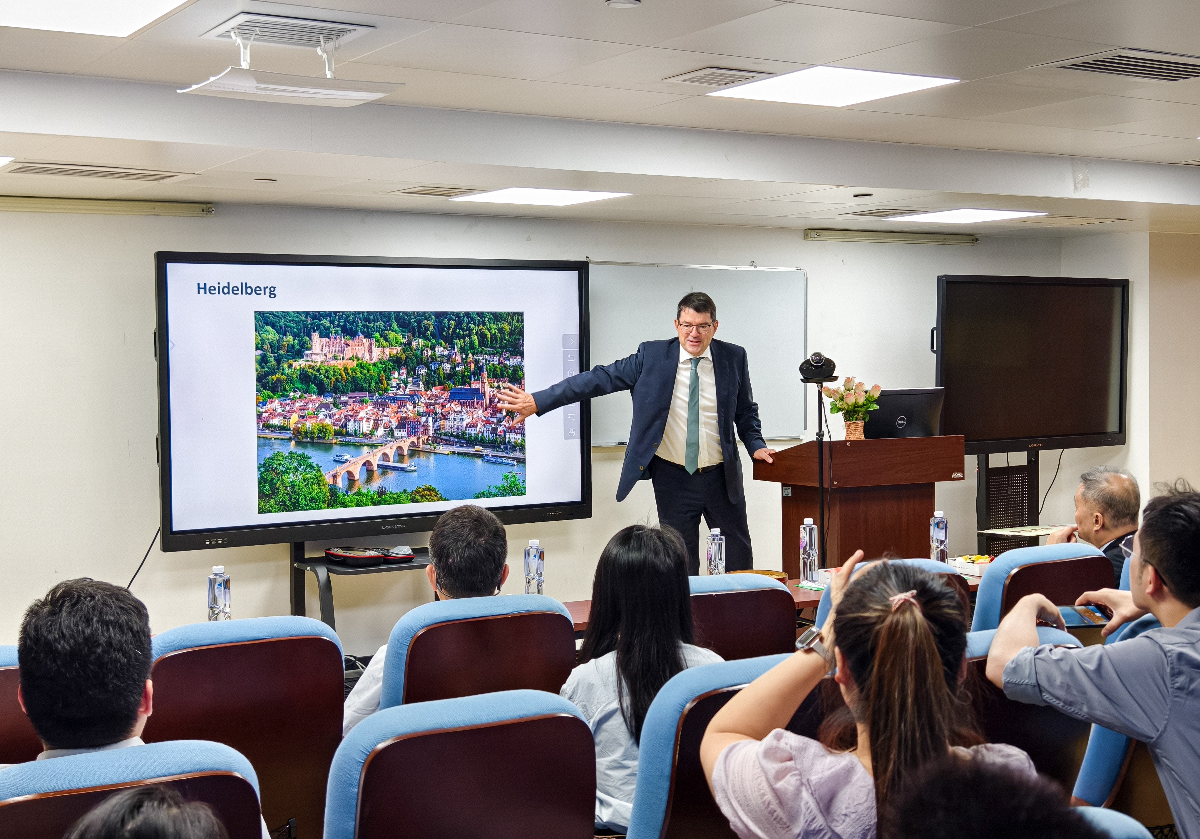 1758795730929063.jpg 97ad2cf5f20493f095f52f04f07335d6.jpg