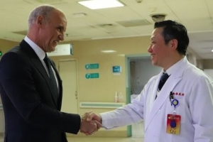 世界微創脊柱大師——周躍教授